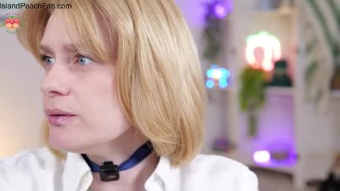 Lou  Peaches online show from April 3, 2026, 2:04 pm