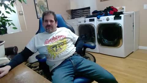 Snapshot of islandguy70 chatting on January 8, 2025, 10:16 pm Jim online show from January 8, 2025, 10:16 pm