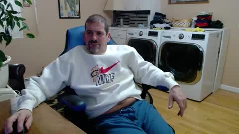 Snapshot of islandguy70 chatting on February 5, 2025, 9:36 am Jim online show from February 5, 2025, 9:36 am