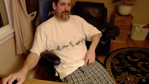 Snapshot of islandguy70 chatting on February 26, 2025, 10:04 am Jim online show from February 26, 2025, 10:04 am