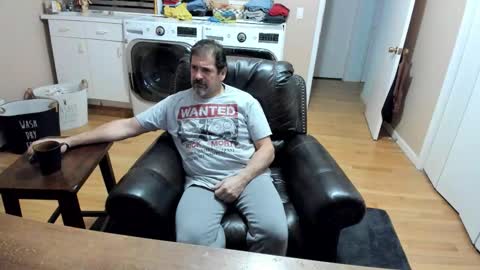 Snapshot of islandguy70 chatting on December 1, 2025, 6:40 am Jim online show from December 1, 2025, 6:40 am