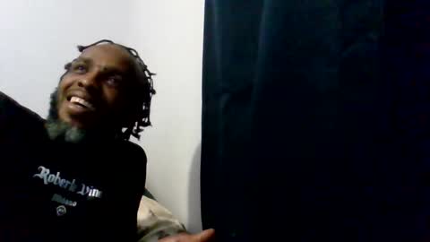 Snapshot of islandmaker chatting on May 16, 2026, 7:27 am islandmaker online show from May 16, 2026, 7:27 am