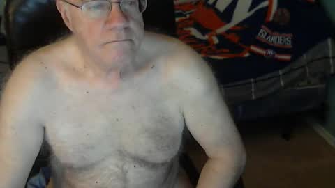 Snapshot of islesman22 chatting on April 21, 2026, 9:15 am islesman22 online show from April 21, 2026, 9:15 am