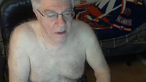 Snapshot of islesman22 chatting on April 25, 2026, 9:45 am islesman22 online show from April 25, 2026, 9:45 am