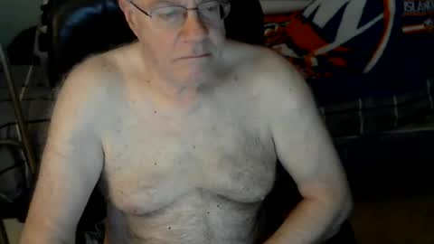 Snapshot of islesman22 chatting on July 8, 2026, 9:36 am islesman22 online show from July 8, 2026, 9:36 am