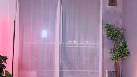 Snapshot of isnotforeveryone chatting on September 17, 2025, 2:35 am Julyane online show from September 17, 2025, 2:35 am