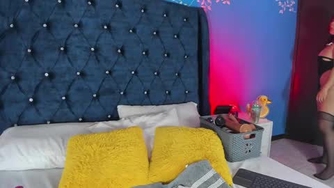 Snapshot of issa_clark1 chatting on May 27, 2026, 10:18 pm Issa online show from May 27, 2026, 10:18 pm