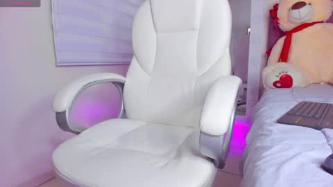 Isa  online show from January 17, 2025, 10:55 am