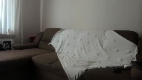 Issabelle online show from February 19, 2025, 10:23 am