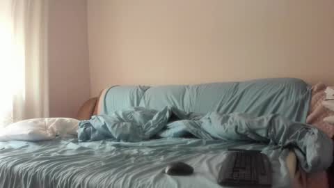 Issabelle online show from March 20, 2026, 6:40 am