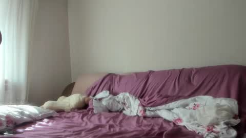 Snapshot of issabelle_69 chatting on April 23, 2026, 7:30 am Issabelle online show from April 23, 2026, 7:30 am