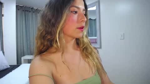 Snapshot of issadorajames chatting on January 20, 2025, 6:43 pm issadorajames online show from January 20, 2025, 6:43 pm