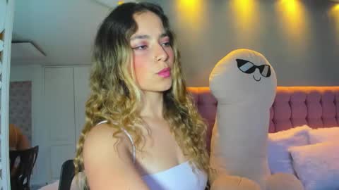 Snapshot of issadorajames chatting on February 9, 2025, 2:07 pm issadorajames online show from February 9, 2025, 2:07 pm