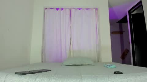 Isabella  online show from June 6, 2026, 10:42 am