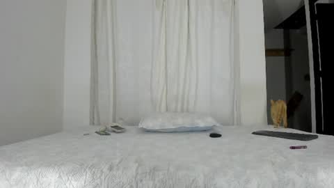 Isabella  online show from June 16, 2026, 6:27 am
