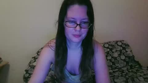 issamayy333 online show from June 3, 2026, 6:05 am