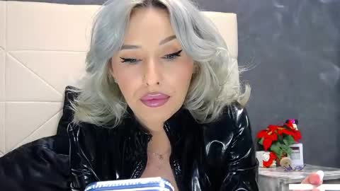 IssaSmyth online show from May 16, 2026, 7:27 am