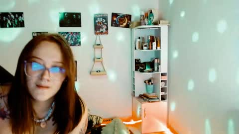 Yiz online show from December 20, 2024, 5:47 am