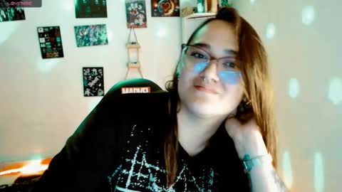 Yiz online show from February 16, 2025, 10:32 am