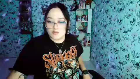 Snapshot of issis_demon chatting on July 18, 2026, 3:00 am Yiz online show from July 18, 2026, 3:00 am