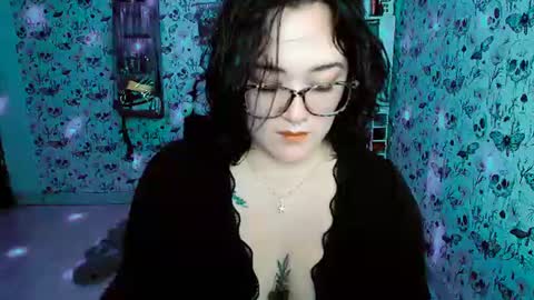 Snapshot of issis_demon chatting on August 8, 2026, 4:58 am Yiz online show from August 8, 2026, 4:58 am