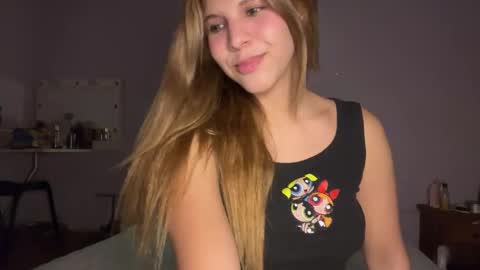 isabella online show from March 25, 2026, 10:27 pm