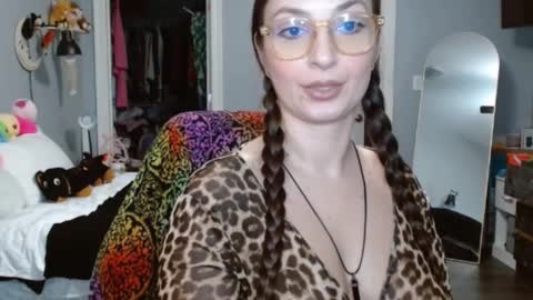 Bella Bloom online show from February 3, 2025, 1:41 am