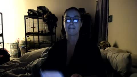 Snapshot of italiana25 chatting on June 22, 2026, 3:25 am Bella Bloom online show from June 22, 2026, 3:25 am