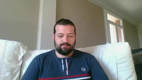 italianbigboy932 online show from April 3, 2026, 8:23 am