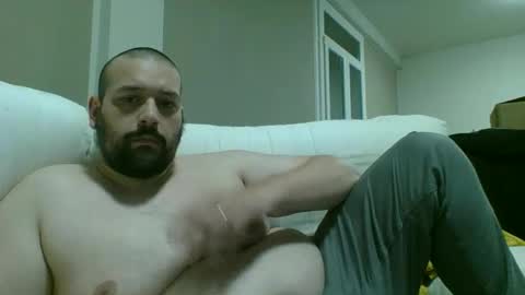 italianbigboy932 online show from May 19, 2026, 9:21 pm
