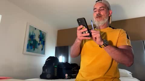 italiankingstripper online show from May 13, 2026, 7:55 pm