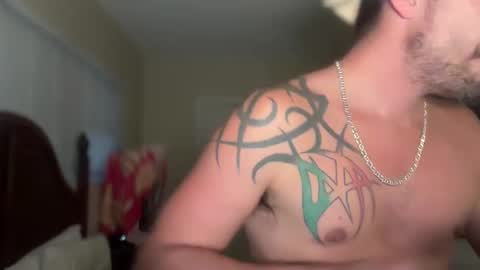 Snapshot of italianmaskedwhore chatting on December 22, 2024, 10:36 pm RIZZO online show from December 22, 2024, 10:36 pm