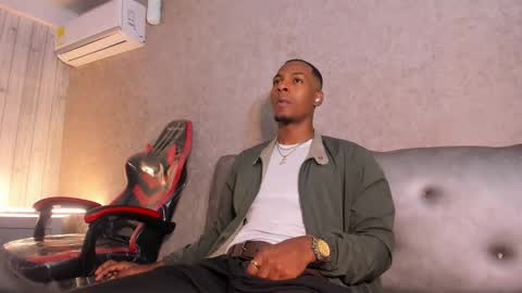 itanxfor online show from November 29, 2025, 1:03 pm