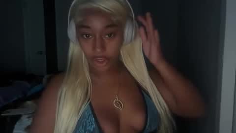 Snapshot of its_amiri chatting on September 9, 2025, 2:22 am its_amiri online show from September 9, 2025, 2:22 am