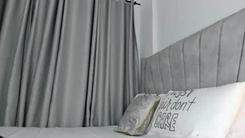 Snapshot of its_canella chatting on June 15, 2026, 3:20 am canella online show from June 15, 2026, 3:20 am