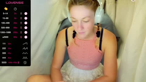 Lily online show from December 14, 2025, 8:46 pm