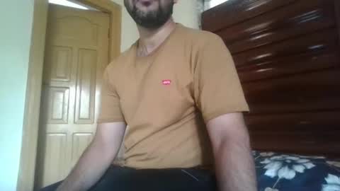 Snapshot of its_me_2323 chatting on May 3, 2026, 5:35 am its_me_2323 online show from May 3, 2026, 5:35 am
