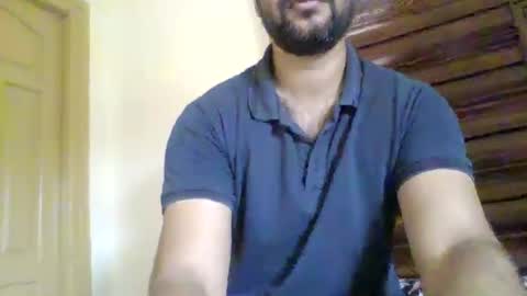 Snapshot of its_me_2323 chatting on May 15, 2026, 4:30 am its_me_2323 online show from May 15, 2026, 4:30 am