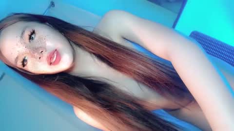 Snapshot of its_me_ezzie chatting on January 22, 2025, 11:12 am EZZIE online show from January 22, 2025, 11:12 am