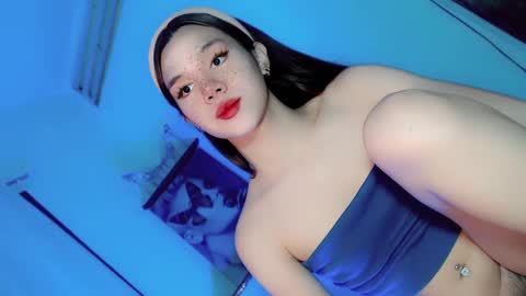 Snapshot of its_me_ezzie chatting on February 17, 2025, 6:48 pm EZZIE online show from February 17, 2025, 6:48 pm