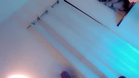 Snapshot of its_me_ezzie chatting on February 17, 2025, 9:52 pm EZZIE online show from February 17, 2025, 9:52 pm