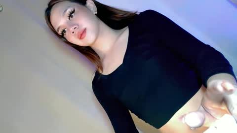 Snapshot of its_me_ezzie chatting on March 2, 2025, 10:59 pm EZZIE online show from March 2, 2025, 10:59 pm