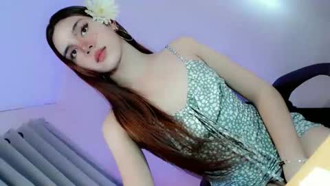 Snapshot of its_me_ezzie chatting on October 24, 2025, 2:41 am EZZIE online show from October 24, 2025, 2:41 am