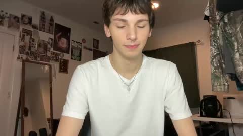 Snapshot of its_rowan chatting on October 7, 2025, 1:47 am Rowan online show from October 7, 2025, 1:47 am