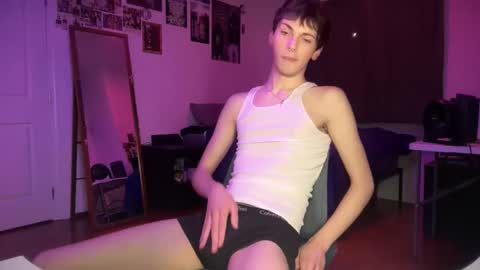 Snapshot of its_rowan chatting on February 17, 2026, 3:47 am Rowan online show from February 17, 2026, 3:47 am