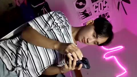 Snapshot of its_saya chatting on June 15, 2026, 3:09 am its_saya online show from June 15, 2026, 3:09 am
