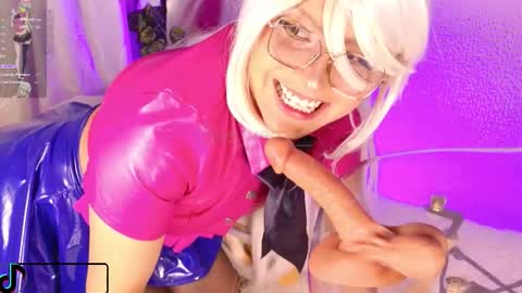 Fansly and Instagram Its vero   online show from November 7, 2025, 10:32 pm