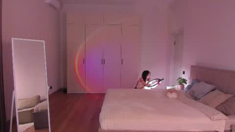 Snapshot of its_yummy chatting on June 18, 2026, 12:53 pm Yami online show from June 18, 2026, 12:53 pm