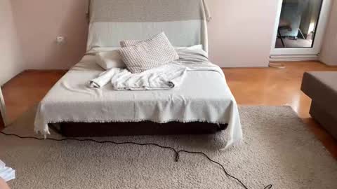 Maxx online show from November 2, 2025, 8:06 am