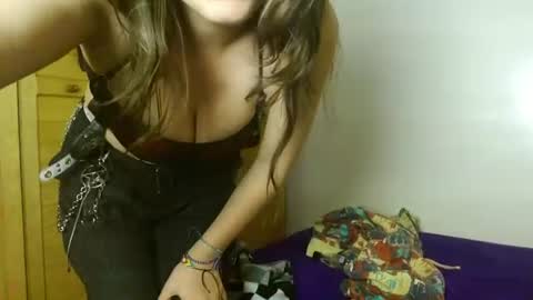 Snapshot of itssamus_aran chatting on July 7, 2026, 1:19 am itssamus_aran online show from July 7, 2026, 1:19 am